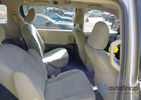 2015 Toyota Sienna L 7 Passenger z USA, uszkodzony, nr VIN 5TDZK3DC4FS650415